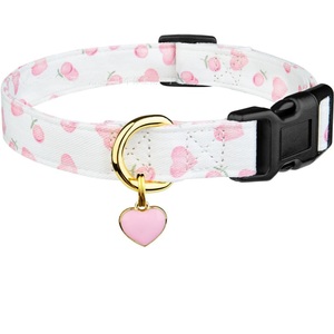 Großhandel Valentinstag Neujahrs geschenk Gold Metall Zubehör Niedliches Design Schnell verschluss Hund Katzen halsband Mit Anhänger Dekoration - Product Image 1