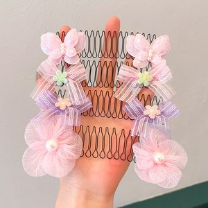 This trendy new hair comb for kids, featuring a cute cartoon design, is perfect for girls and can be used as a hair <b>clip</b> or - Product Image 1