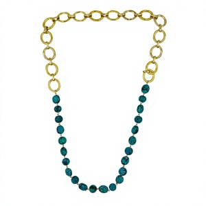 Collier unisexe plaqué or fait main, style bohème, multicouche, avec perles d'imitation roses en forme de boule - Product Image 4