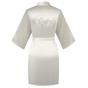 ชุดคลุมสำหรับงานแต่งงานของทีมเจ้าสาวพร้อมตัวอักษรประดับเพชรชุดนอนผ้าซาตินชุดคลุมอาบน้ำสีชมพูสีโรสโกลด์สำหรับผู้หญิงโชคดีในวันแต่งงาน - Product Image 1