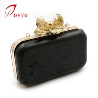 Tas Clutch Bingkai Logam Persegi dengan Gesper Bunga Trendi Profesional Baru yang Dapat Disesuaikan