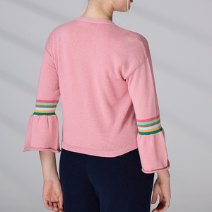 Pull en coton 100% à col rond avec logo personnalisé, fabricant de pulls à manches évasées rayées pour femmes - Product Image 4