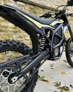 Nouvelle Moto Électrique Tout-Terrain Suron Ultra Bee 2026 21KW 74V 60Ah Disponible – Ultra Bee avec Street <span class=keywords><strong>Kite</strong></span>-bike VTT - Product Image 4