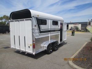 Flotteur de cheval de remorque de voyage en aluminium à charge d'angle à 2 chevaux robuste avec rampe de sécurité et ventilation pour le transport de ferme de ranch - Product Image 3