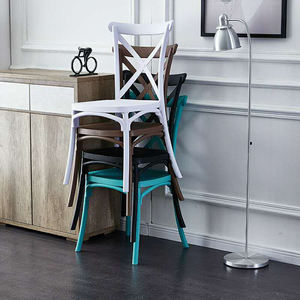 Chaise en plastique à dos croisé X, chaises empilables, colorées, chinoises, à la mode, offre spéciale - Product Image 1