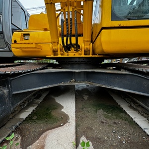 Excavatrice sur chenilles Komatsu PC130 de 13 tonnes, d'origine japonaise, efficace et économe en énergie, pour la construction routière - Product Image 2
