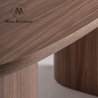Table à manger ovale moderne en noyer avec base double cylindre, table à manger en bois pour la maison et les restaurants, pour 6 personnes