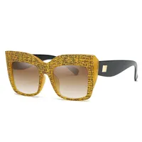 Benutzer definierte Sonnenbrillen In Bulk 2020 China Fabrik Günstige Vintage Gelb PC Frame Square Frauen UV400 Sonnenbrillen