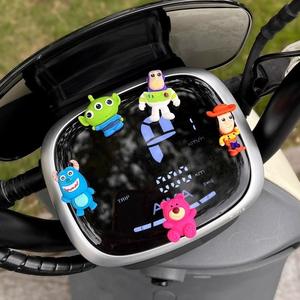 Accessoires de voiture électrique en résine, ornements de voiture de <span class=keywords><strong>dessin</strong></span> <span class=keywords><strong>animé</strong></span> mignon écologique 2023 New High-end Internet Celebrant Motorcycle - Product Image 5