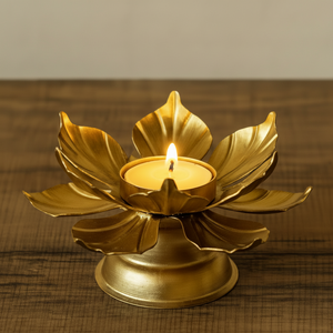 Bougeoir décoratif en métal doré pour décoration de maison, festival de Noël, Diwali et événement - Product Image 1