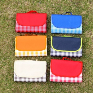 Tapete de Picnic Portátil de Tela Oxford de Alta Calidad, Tapete de Playa con Logotipo Personalizado, Resistente a la Humedad y al Agua - Product Image 2