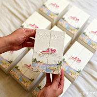 Boîte cadeau rigide double ouverture en lin de qualité supérieure avec décoration florale en acrylique, impression personnalisée pour l'emballage de flacons de parfum d'aromathérapie