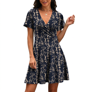 Robe d'été décontractée pour femme en mousseline de soie style bohème, taille haute, col en V profond, manches volantées, ourlet asymétrique, longueur genou, coupe fourreau - Product Image 3