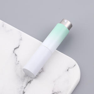 Atomizador de Perfume Portátil de Vidrio con Pulverizador, Recargable, de Lujo, de 8 ml, con Logotipo Personalizado, Color Degradado, para Viaje - Product Image 3