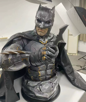 Statue en résine personnalisée à l'échelle 1/3 du Dark Knight des bandes dessinées américaines pour collectionneurs, décoration intérieure, style dessin animé peint à la main, hyper-réaliste
