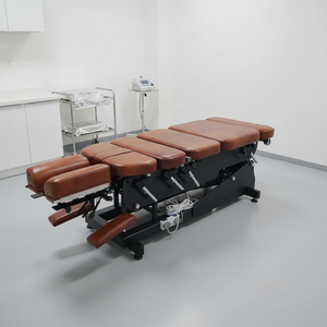 Correction par traction vertébrale, soins de massage, clinique hospitalière, alignement osseux, repositionnement des os de la taille, des épaules et des hanches - Product Image 6