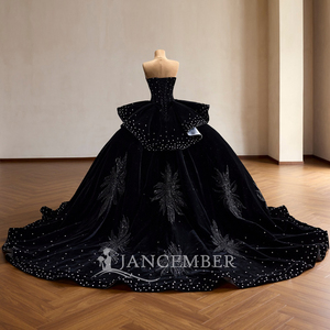 Robe de bal de Quinceañera en velours noir Rsm261103, corsage à épaules dénudées, appliques ornées, volants, peplum, jupe ample, style vintage pour soirée - Product Image 3