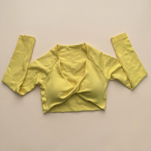 Top de Yoga para Mujer, Amarillo, Cuello Cruzado, Manga Tres Cuartos, Transpirable, Mezcla de Algodón y Spandex, Diseño Drapeado con Torsión Frontal - Product Image 2