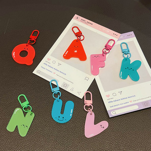 NASNAK Llavero de Letras Inglesas de 26 Colores con Diseño de Caramelo, Colgante de Acrílico de Dibujos Animados para Bolsos, Creativo para Parejas - Product Image 3