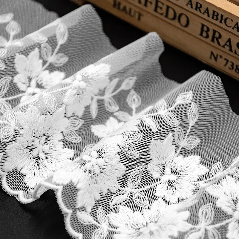 Großhandel New Soft Mesh Lace Kleidung Blumen stickerei Damen bekleidung Accessoires