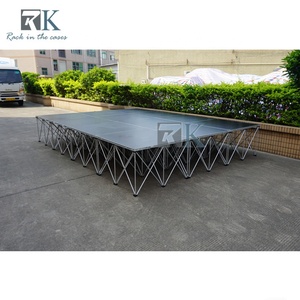 Scène pliante avec jupes de scène, plateforme portable, installation rapide - Product Image 3