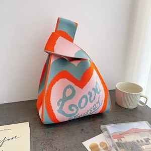 Großhandel Damen Umweltfreundliche Langlebige Herz-Modell Häkel-Polyester-Handtasche mit offenem Verschluss Lässige Tragetasche Tragbare Gestrickte Aufbewahrungstasche - Product Image 3