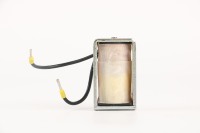 Accesorio para Interruptor de Vacío Trifásico Schneider HVX12, Electroimán de 110V, 220VDC, Capacidad de Ruptura de 16kA, 50/60Hz