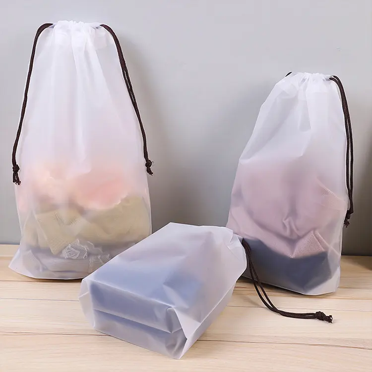 Personalizado fosco plástico vestuário embalagem Drawstring Gift Bag eva pu isolado drawstring saco