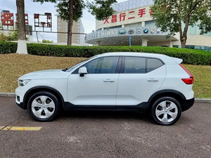 Vo-lvo <span class=keywords><strong>XC40</strong></span> 2021 T4 AWD Momentum 2.0T Turbo 8AT 4x4 permanent SUV compact de luxe 5 places familial essence d'<span class=keywords><strong>occasion</strong></span> - Product Image 3