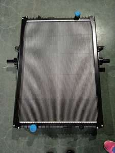 مبرد ألومنيوم ملحوم لشاحنات رينو ماجنوم XD113 (1990-) قطع تبريد - Product Image 3