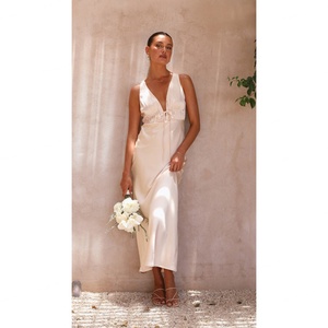 เดรสยาวทรงเอเข้ารูปสำหรับผู้หญิง แบบขายส่ง ดีไซน์เซ็กซี่ แขนกุด คอวี โชว์หลัง ทรงเอไลน์ - Product Image 6