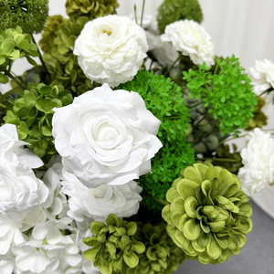 Conjunto de Arreglos Florales Artificiales de Seda Realista en Tonos Frescos Blanco y Verde para Decoración de Bodas, Banquetes y Eventos - Product Image 4