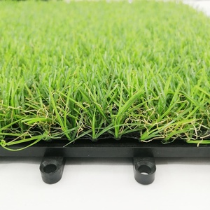Beau décor de jardin Tuiles de <span class=keywords><strong>gazon</strong></span> <span class=keywords><strong>synthétique</strong></span> imbriquées Tapis de tapis de <span class=keywords><strong>gazon</strong></span> artificiel pour balcon <span class=keywords><strong>terrasse</strong></span> - Product Image 2