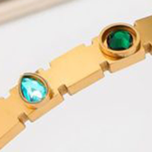 Bracciale Angelina in Acciaio Inossidabile Placcato Oro con Pietre Colorate, Unisex per Uso Quotidiano - Product Image 6