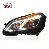 Adapté pour la modification du bloc optique de la Mercedes-Benz Classe E W212 2010-2015, mise à niveau des anciennes feux de croisement et de route par des nouveaux feux LED.