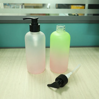 Vente en gros de contenants d'emballage ronds en plastique PET de 300 ml, flacon vide pour shampoing et gel douche, pompe pulvérisateur, impression sérigraphique