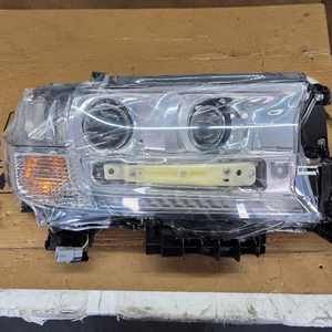 Faro LED LC200 2016-2021 con Proyector y DRL para Toyota Land Cruiser, Reemplazo Personalizado para Pedidos al por Mayor de Taller - Product Image 3