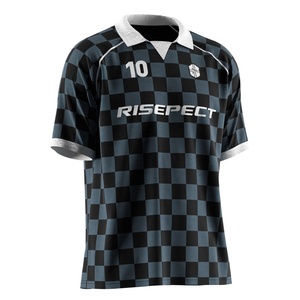 Maillot de football à séchage rapide avec col polo en V, empiècements en maille respirante et graphismes personnalisés pour le port sur le terrain - Product Image 5