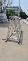 Structure de scène triangulaire pliable portable 580x760mm en alliage d'aluminium léger, système d'assemblage rapide pour DJ et expositions