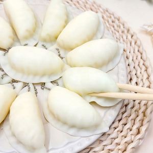 <b>Mini</b> Dumpling Squeeze Pu Material Realistic Slow Rebound Anti-Stress Decompression Toy for Office <b>Desk</b> Use Unisex - Product Image 2