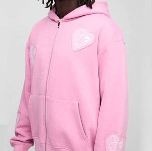 Conjunto Deportivo de Dos Piezas para Hombre, Sudadera con Capucha y Cierre Completo con Apliques de Corazones Rosados y Pantalones Deportivos de Pierna Ancha - Product Image 3