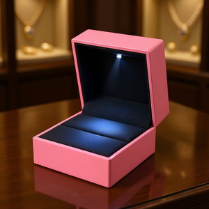 Caja de Anillos LED DB, Exhibidor de Joyería de Plástico en Forma de Corazón con Luz para Vitrinas de Joyería - Product Image 2
