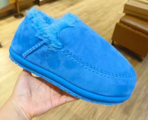 Nouvelles Bottes de Neige Épaisses pour Hommes Modèle 2026 - Confortables, Tige Douce en Fourrure, Respirantes et Chaudes, Bottes Décontractées - Product Image 2