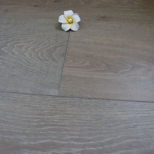 Parquet <span class=keywords><strong>de</strong></span> style <span class=keywords><strong>vieilli</strong></span> et vintage en bois <span class=keywords><strong>de</strong></span> chêne d'Europe avec teinture réactive aux produits chimiques Parquet <span class=keywords><strong>de</strong></span> chêne blanc pour la maison - Product Image 5