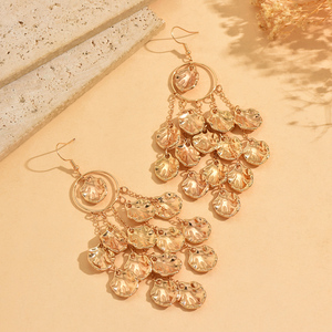 Nouvelle Arrivée <span class=keywords><strong>Boucles</strong></span> <span class=keywords><strong>d</strong></span>'<span class=keywords><strong>Oreilles</strong></span> Pendantes Exagérées en Alliage de Fer Plaqué Or avec Coquille et Long Pompon <span class=keywords><strong>pour</strong></span> Femme, Idéales <span class=keywords><strong>pour</strong></span> l'Été - Product Image 2