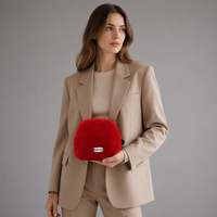 Trousse de Toilette en Peluche Tendance pour Femme, Sac de Voyage Portable en Fausse Fourrure Grande Capacité avec Fermeture Éclair, Doux et Pratique pour Filles