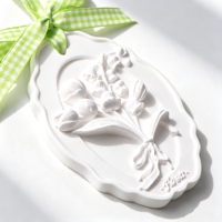 Diffuseur d'huiles essentielles en céramique parfumée suspendu pour armoire et voiture, parfum d'intérieur en porcelaine en forme de fleur