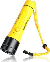 Linterna de Buceo Recargable LED Amarilla de 1800 Lúmenes y 5500K, Resistente al Agua IP68, 200-300M, para Buceo y Caza Submarina
