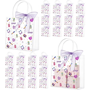 ถุงของขวัญธีมเคป๊อปแบบกำหนดเองพร้อมโบว์ริบบิ้น ของชำร่วยงานปาร์ตี้นักร้องดัง ถุงใส่ของขวัญพีวีซีใสแบบมีหูหิ้ว จำนวนมาก - Product Image 1
