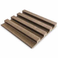 Panneau mural cannelé OEM ODM, grain de bois naturel, rainures linéaires, design moderne pour la décoration murale intérieure de fond de télévision